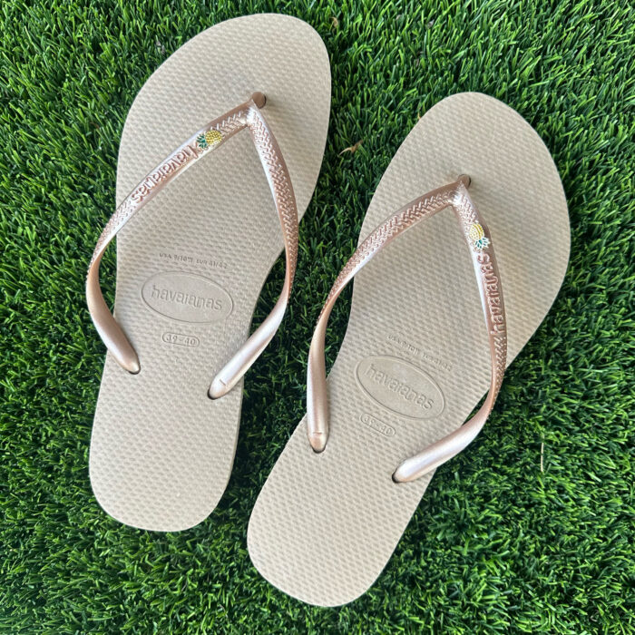 havaianas pineapple charm sandal